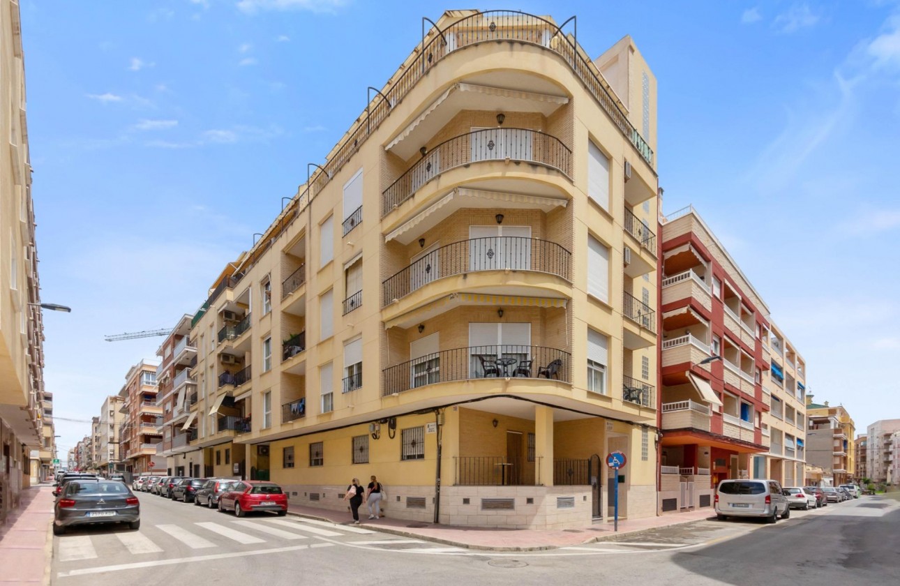 Herverkoop - Apartment - Torrevieja - Playa del Cura