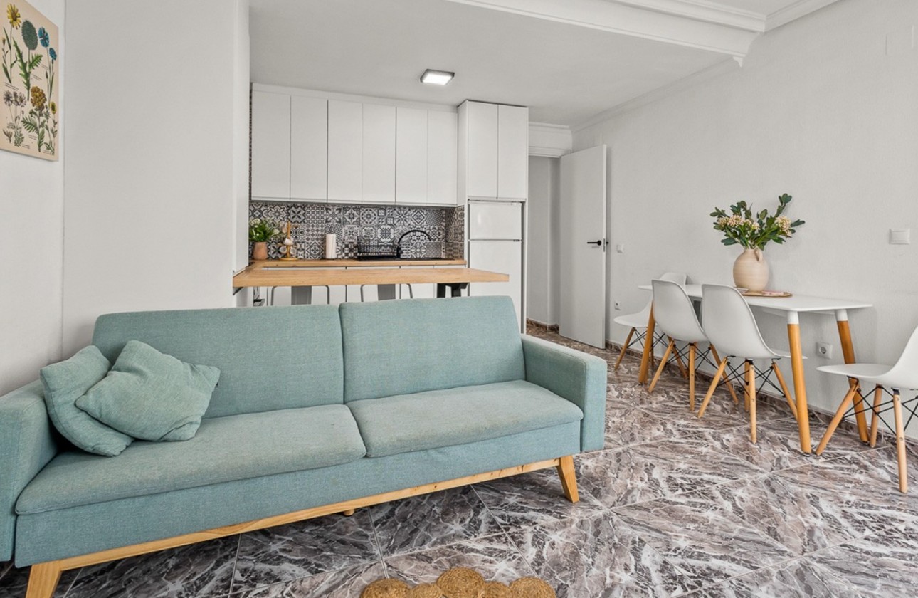 Herverkoop - Apartment - Torrevieja - Playa del Cura