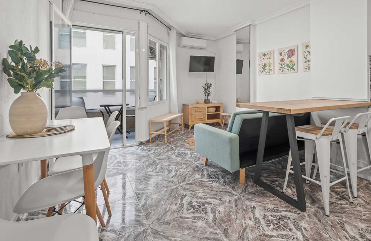 Herverkoop - Apartment - Torrevieja - Playa del Cura