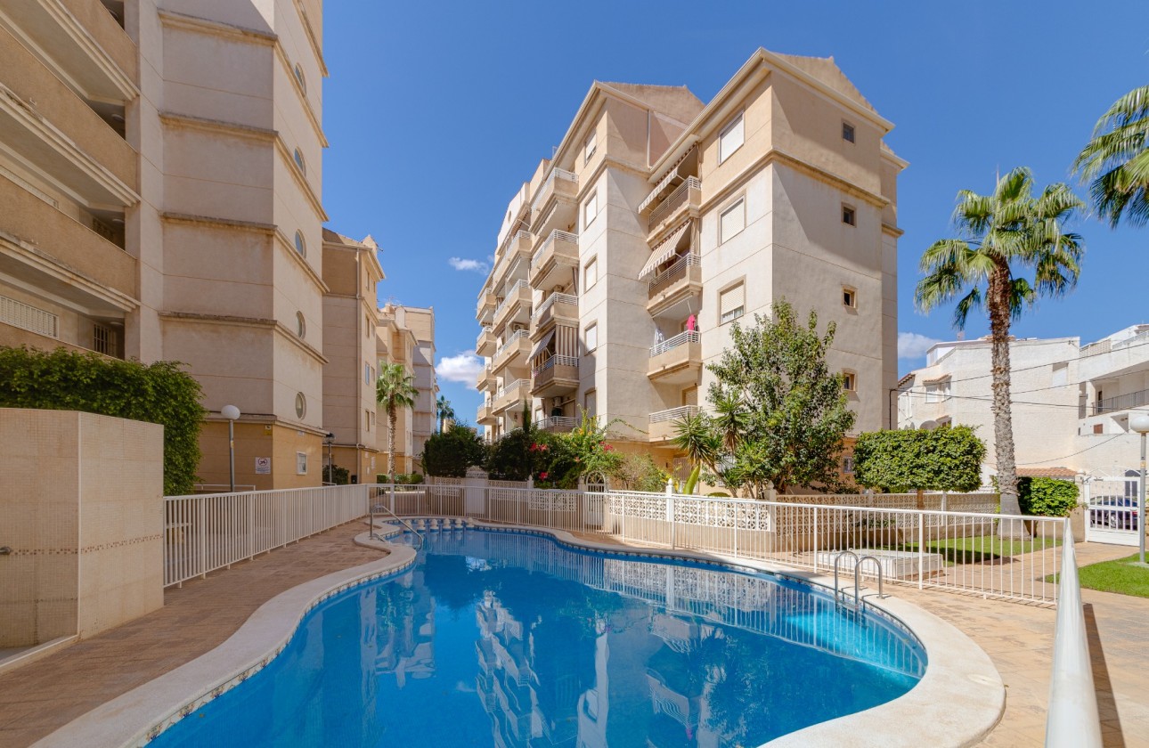Herverkoop - Apartment - Torrevieja - Playa del Cura