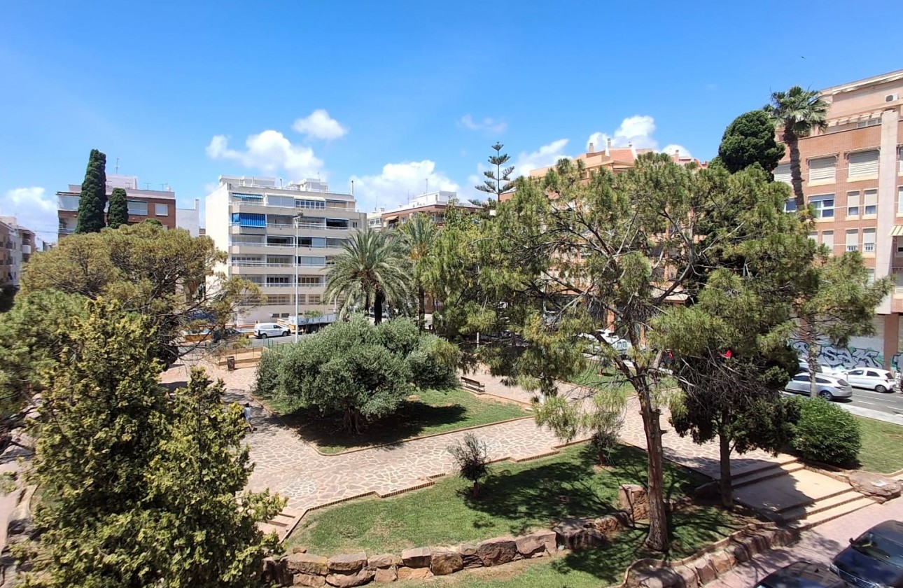 Herverkoop - Apartment - Torrevieja - Playa del Cura