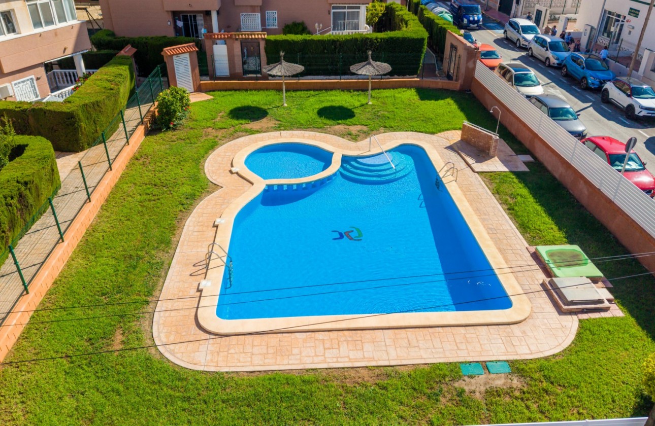 Herverkoop - Apartment - Torrevieja - Playa del Cura