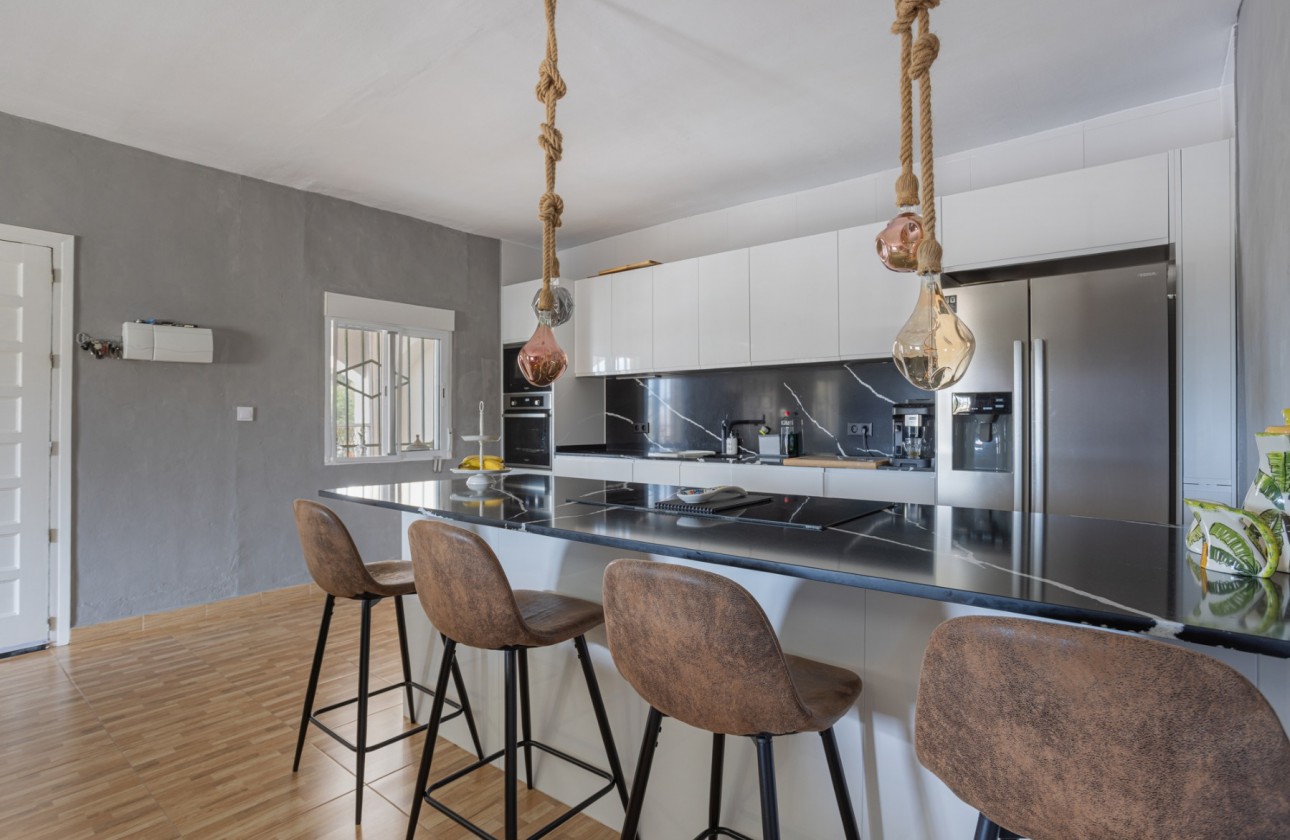 Herverkoop - Country House - Albatera