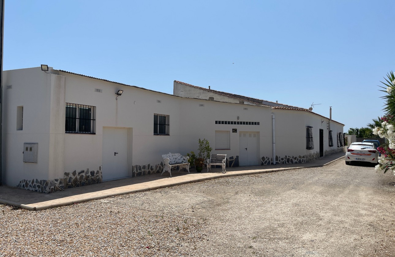 Herverkoop - Detached Villa - Daya Nueva