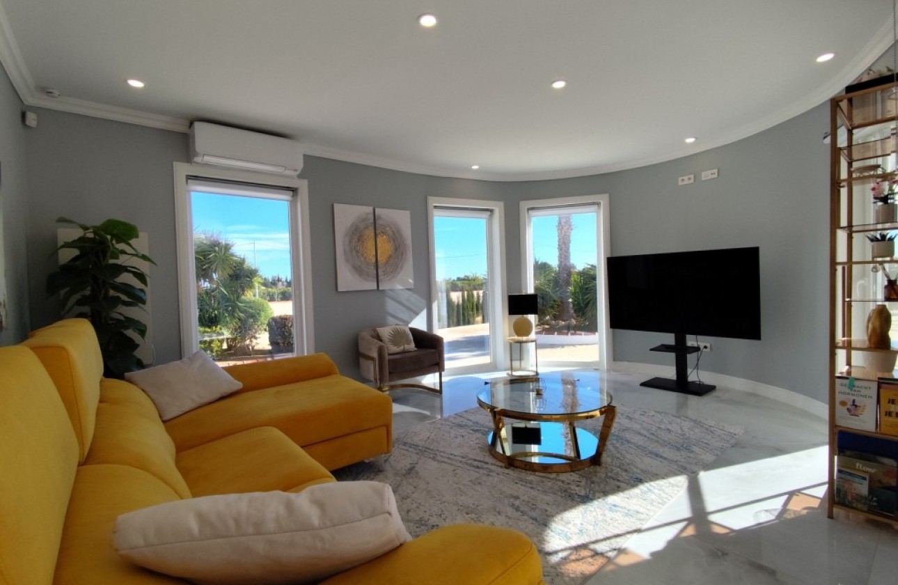 Herverkoop - Detached Villa - El Mudamiento