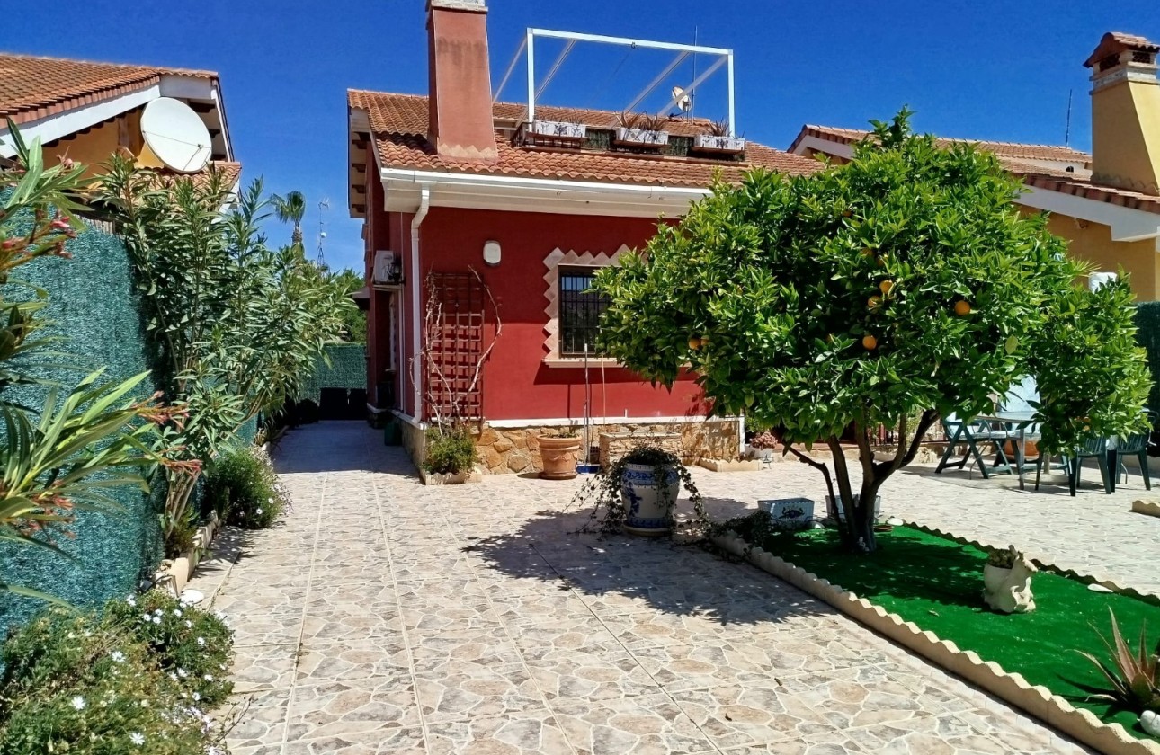 Herverkoop - Detached Villa - Guardamar del Segura - El Raso