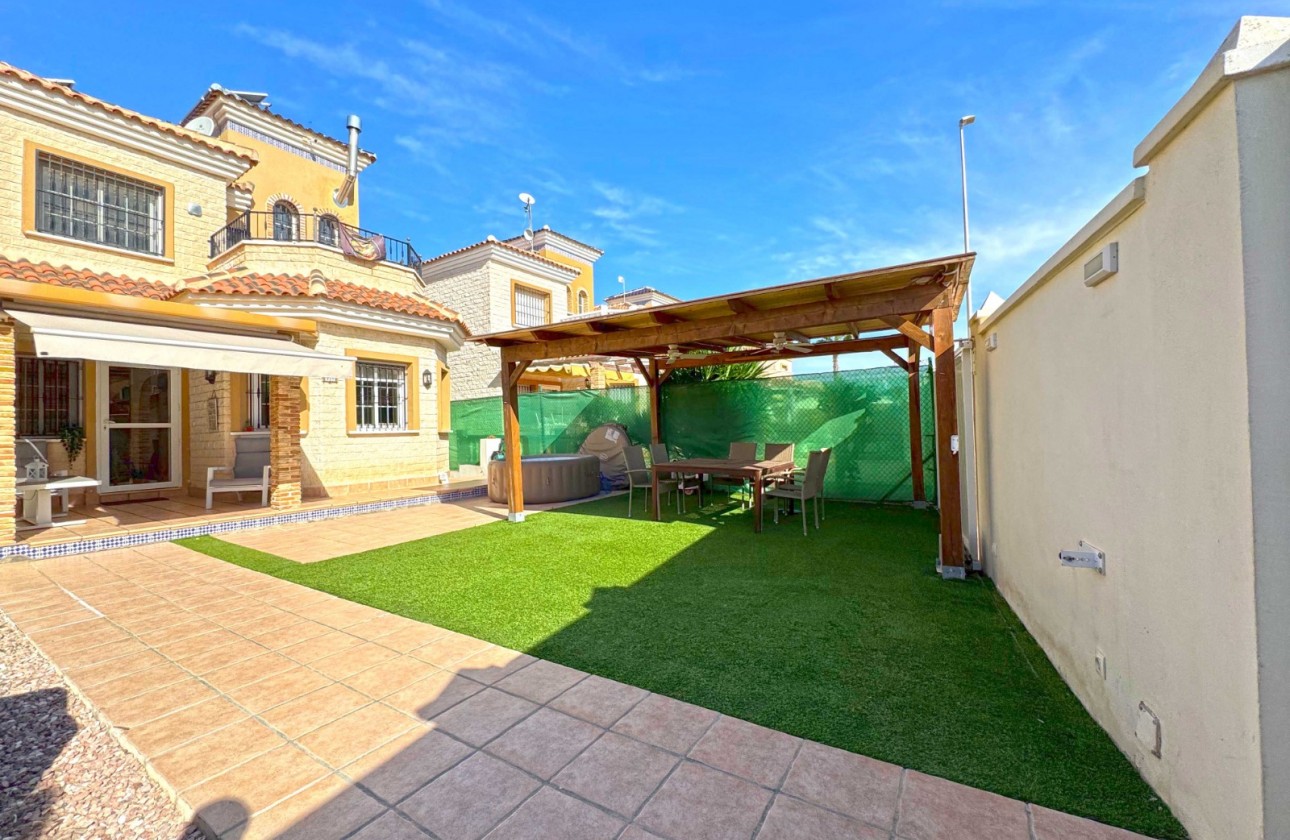 Herverkoop - Detached Villa - Guardamar del Segura - El Raso