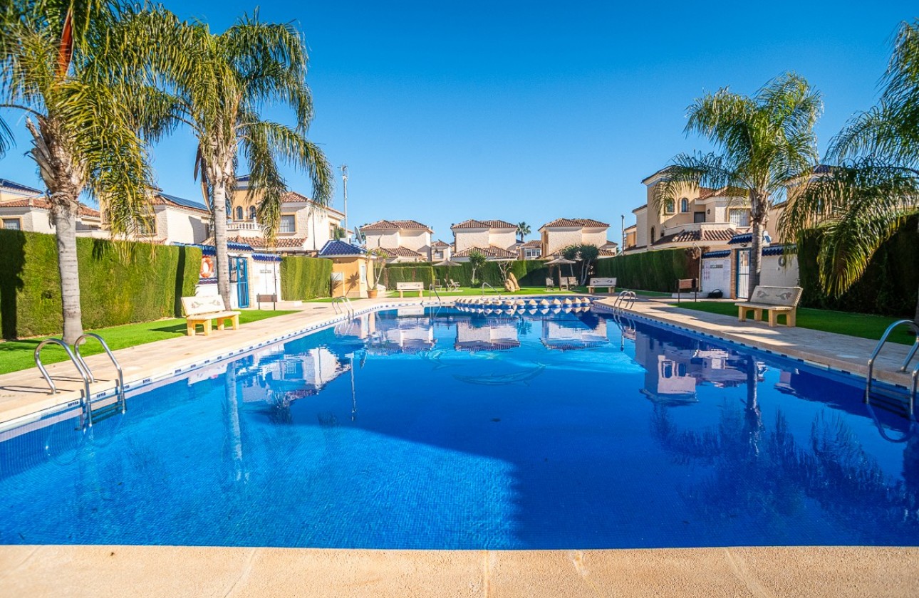 Herverkoop - Detached Villa - Guardamar del Segura - El Raso