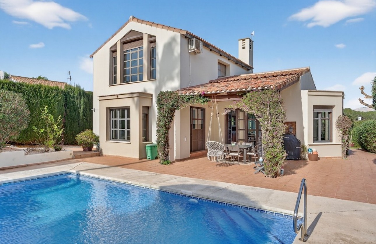 Herverkoop - Detached Villa - Jávea