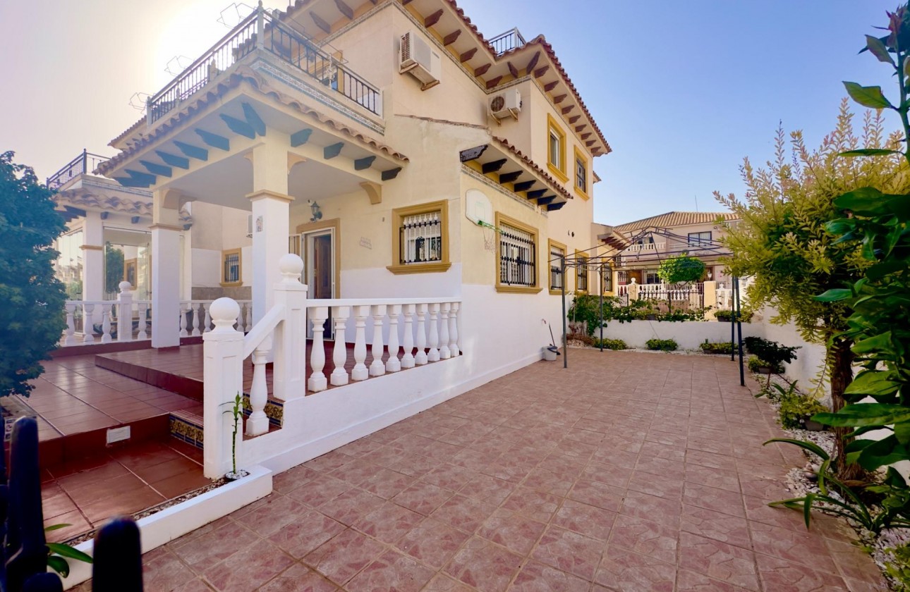 Herverkoop - Detached Villa - Orihuela Costa - Cabo Roig