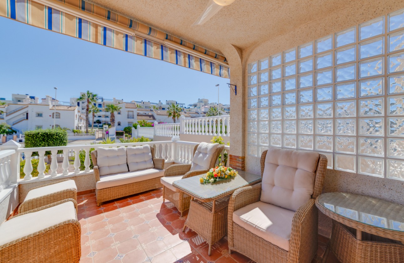 Herverkoop - Detached Villa - Orihuela Costa - calle Ciruela