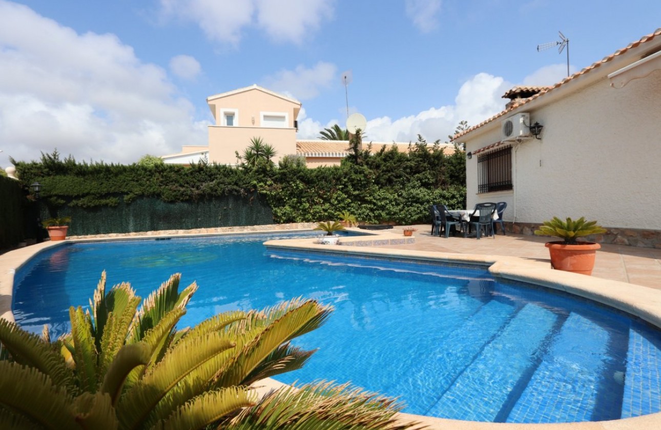 Herverkoop - Detached Villa - Orihuela Costa - Campoamor