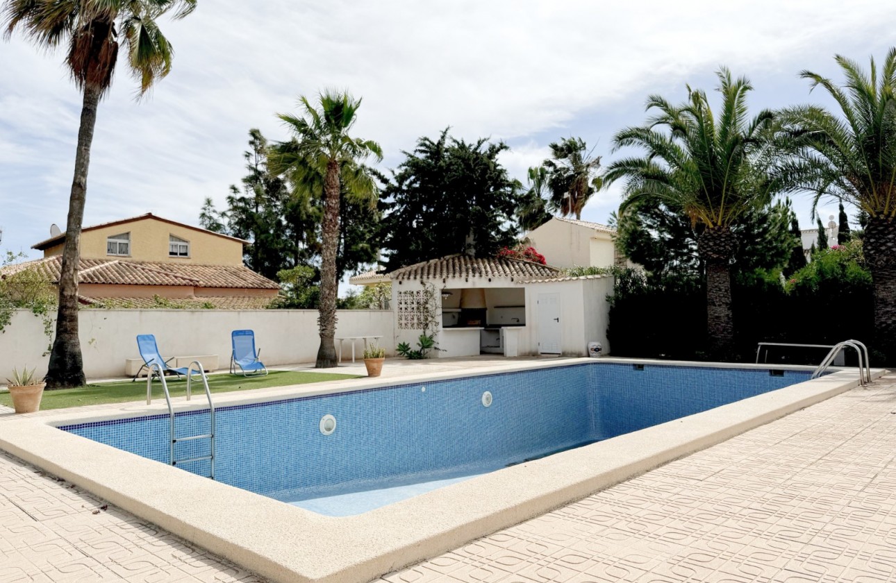 Herverkoop - Detached Villa - Orihuela Costa - La Zenia