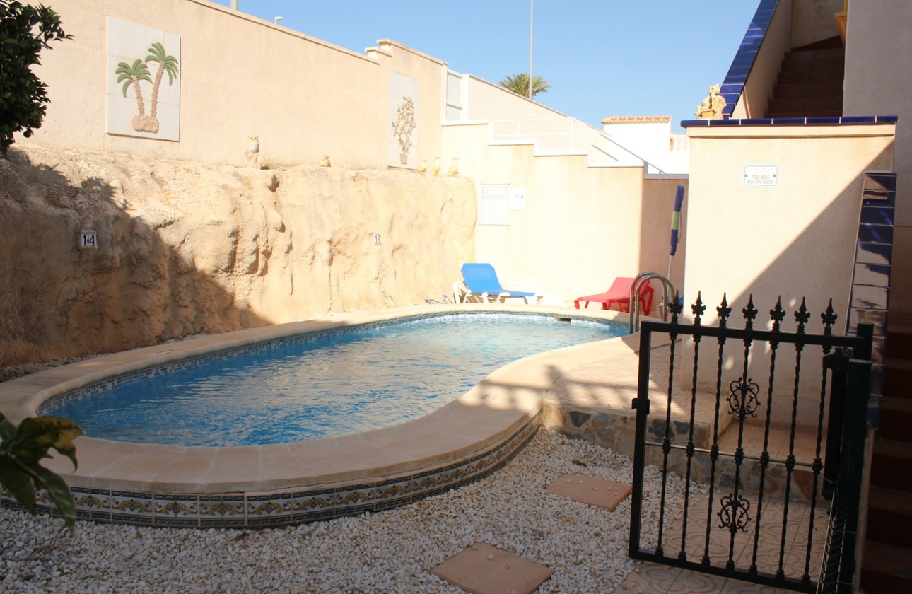 Herverkoop - Detached Villa - Orihuela Costa - La Zenia