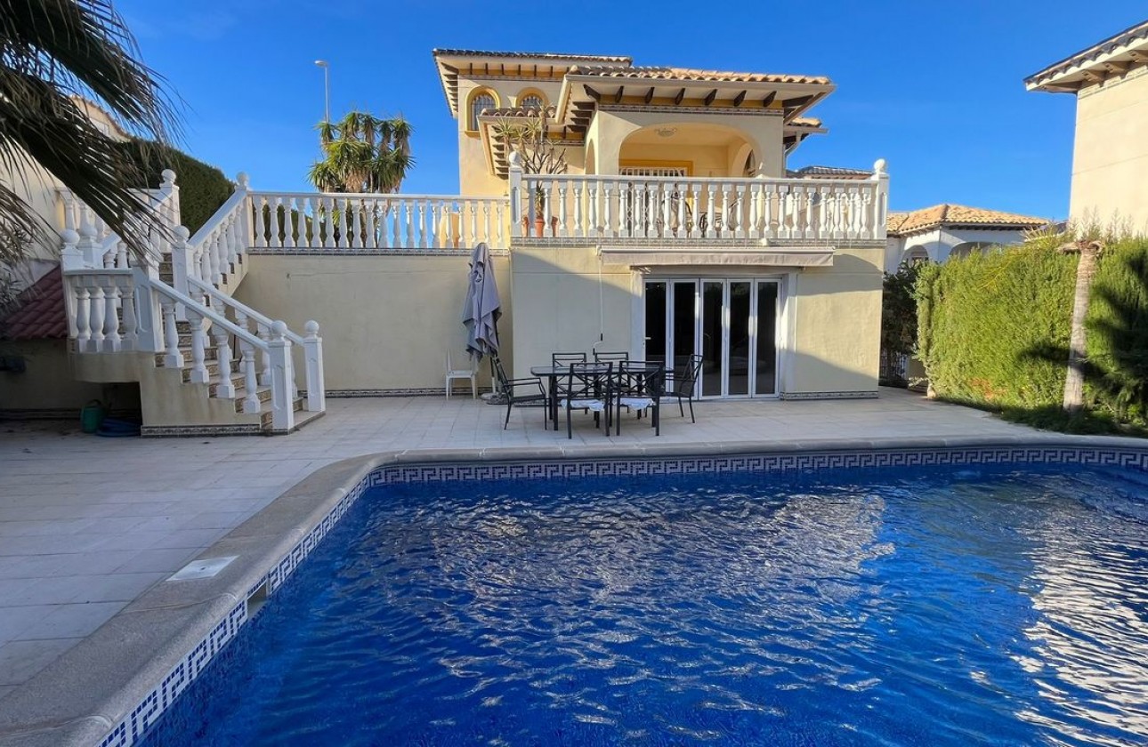 Herverkoop - Detached Villa - Orihuela Costa - La Zenia