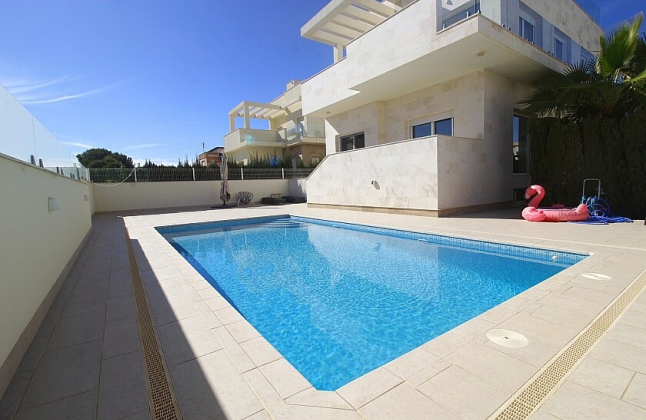 Herverkoop - Detached Villa - Orihuela Costa - La Zenia