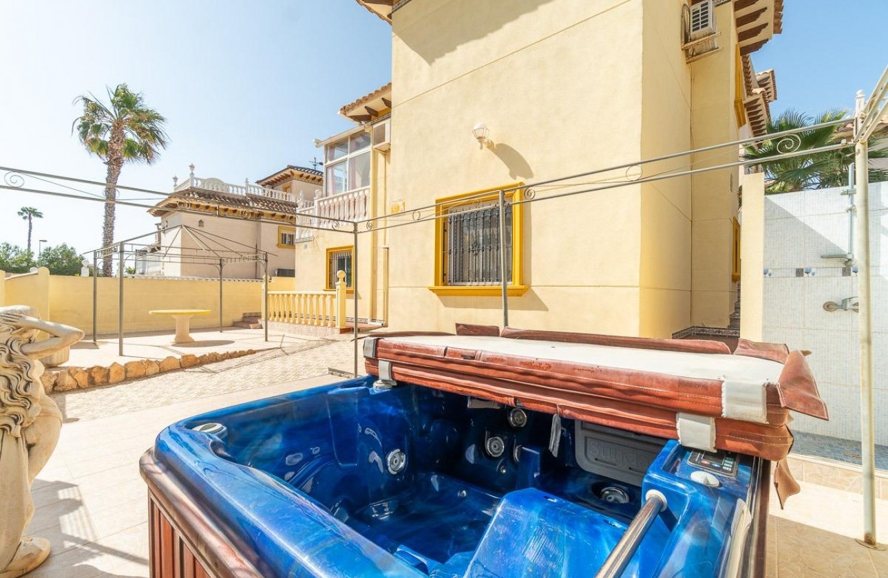 Herverkoop - Detached Villa - Orihuela Costa - La Zenia