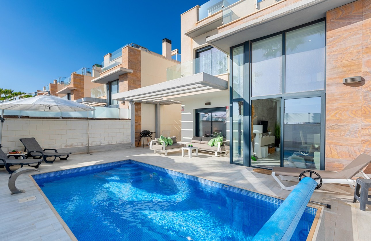 Herverkoop - Detached Villa - Orihuela Costa - Lomas de Cabo Roig