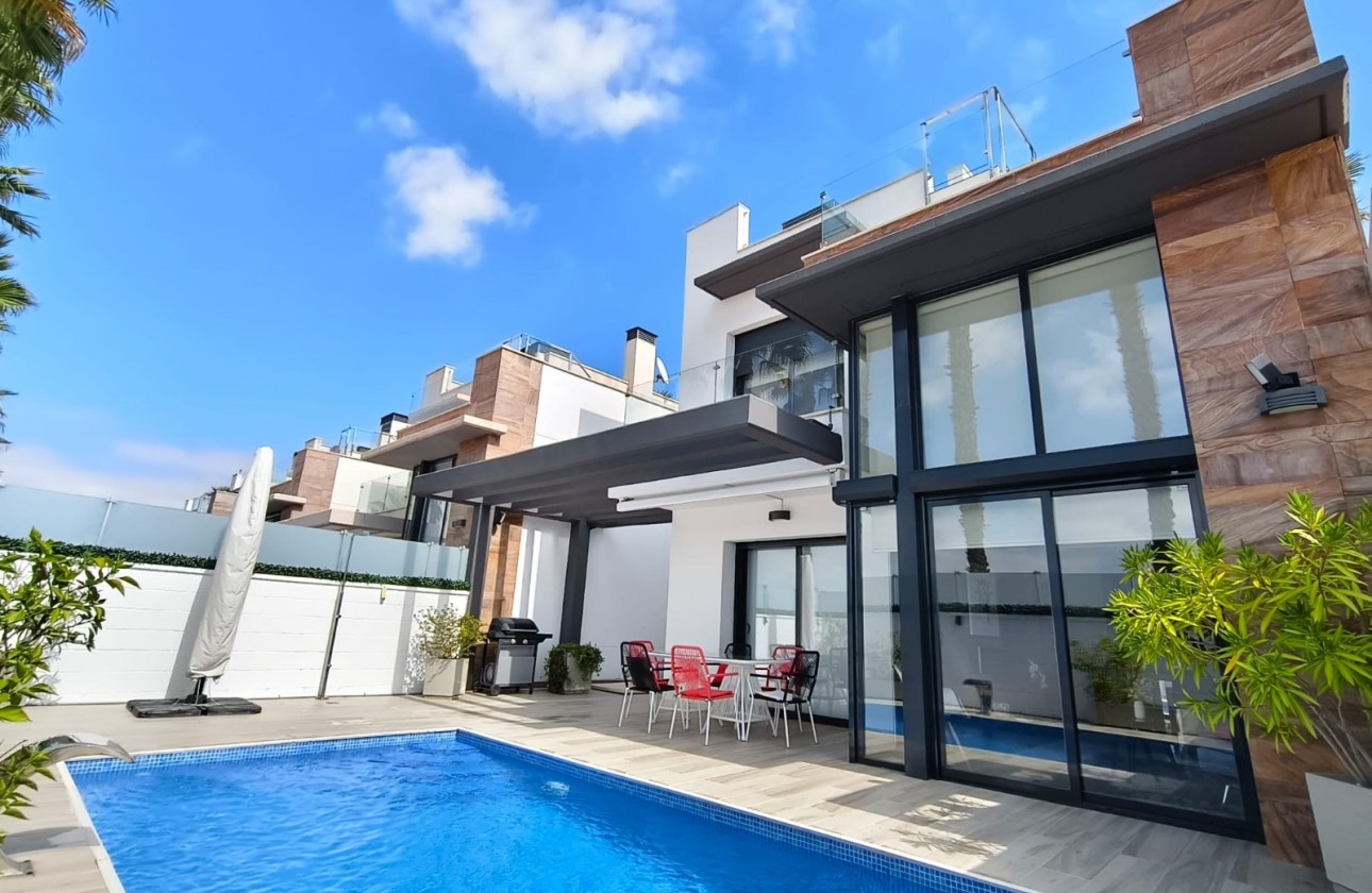 Herverkoop - Detached Villa - Orihuela Costa - Lomas de Cabo Roig