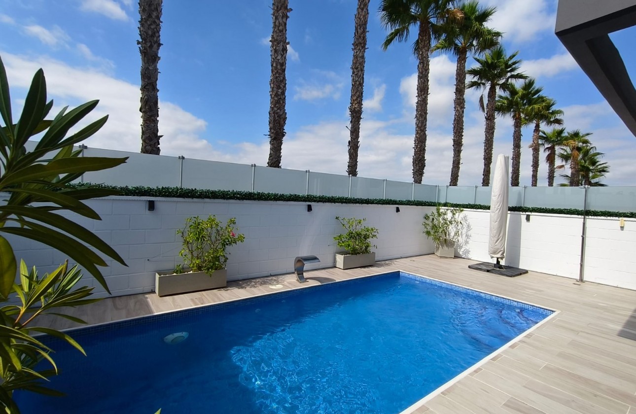 Herverkoop - Detached Villa - Orihuela Costa - Lomas de Cabo Roig