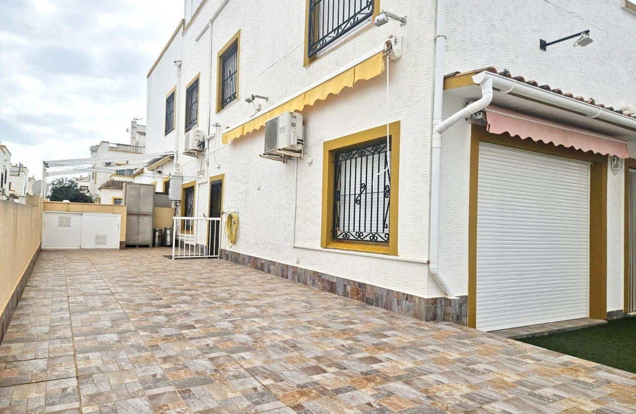 Herverkoop - Detached Villa - Orihuela Costa - Los Altos