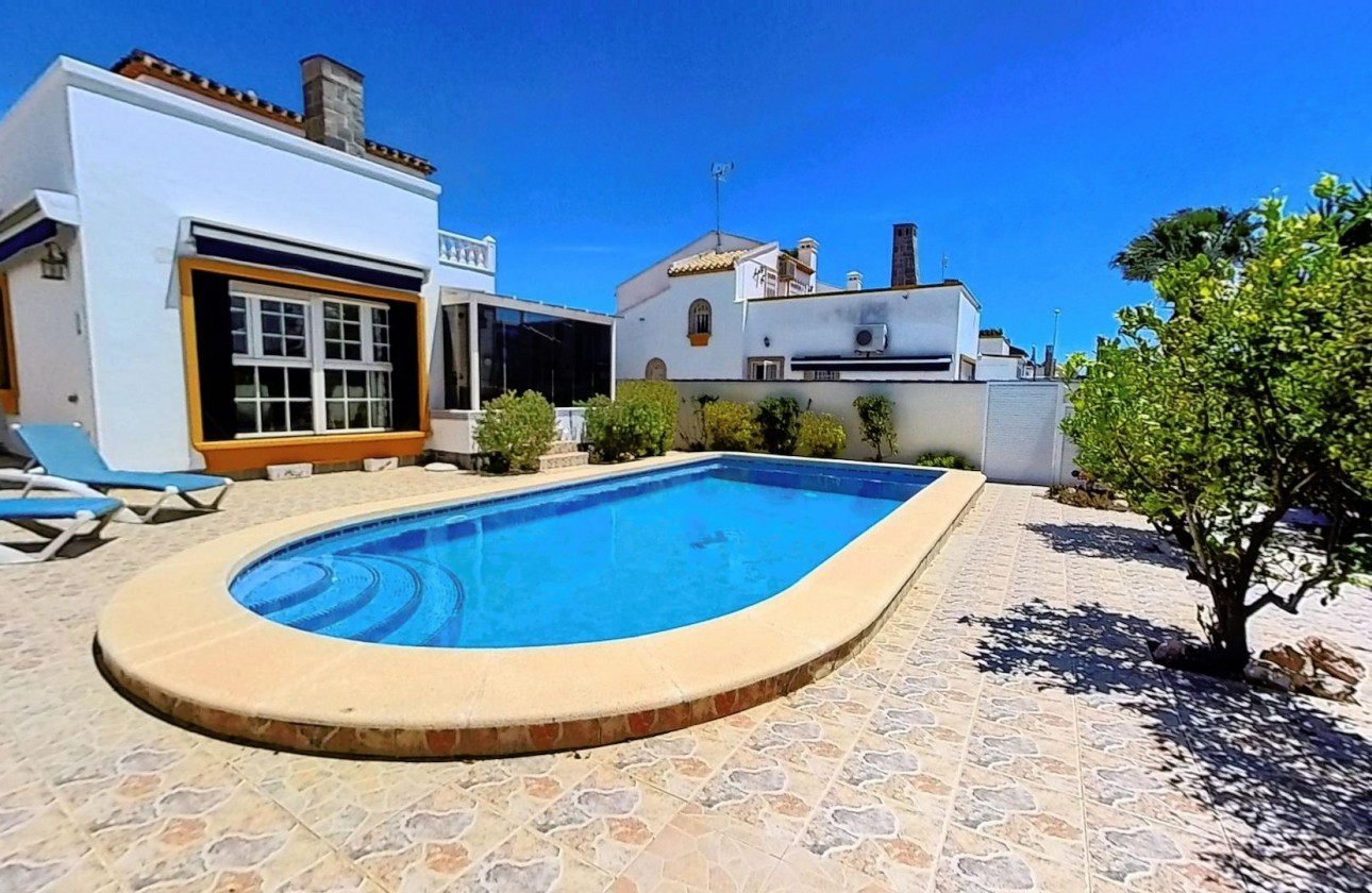 Herverkoop - Detached Villa - Orihuela Costa - Los Dolses