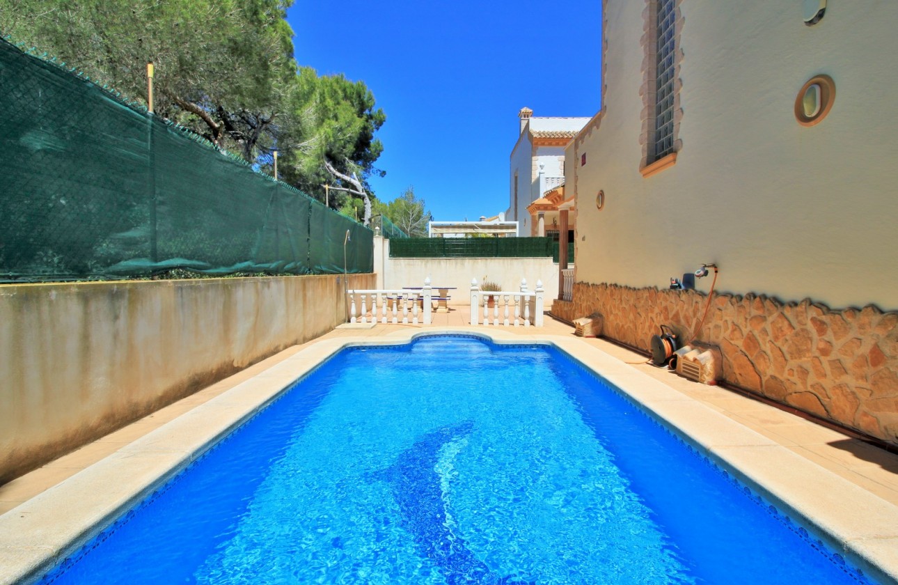 Herverkoop - Detached Villa - Orihuela Costa - Los Dolses