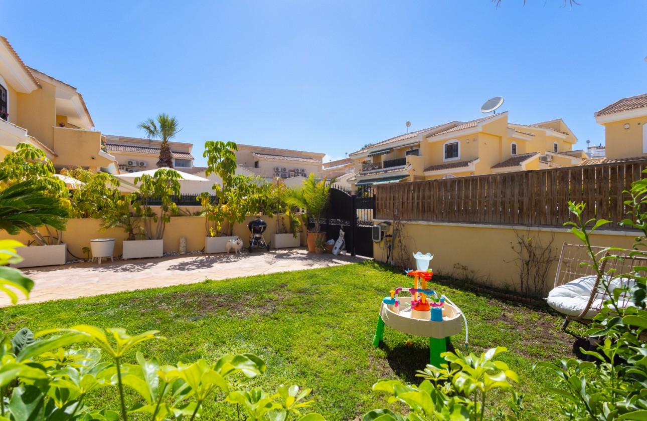 Herverkoop - Detached Villa - Orihuela Costa - Los Dolses