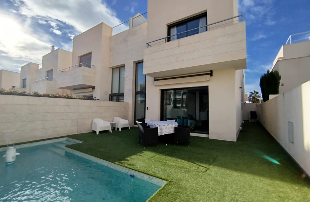 Herverkoop - Detached Villa - Orihuela Costa - Los Dolses