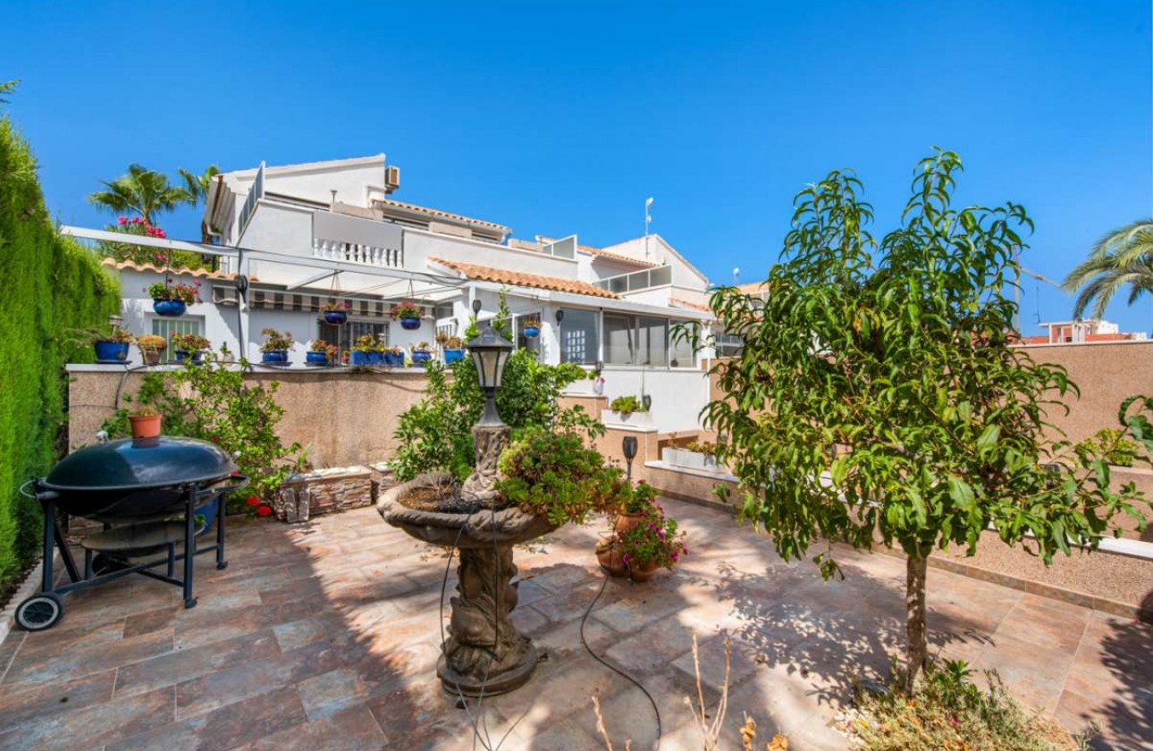 Herverkoop - Detached Villa - Orihuela Costa - Punta Prima