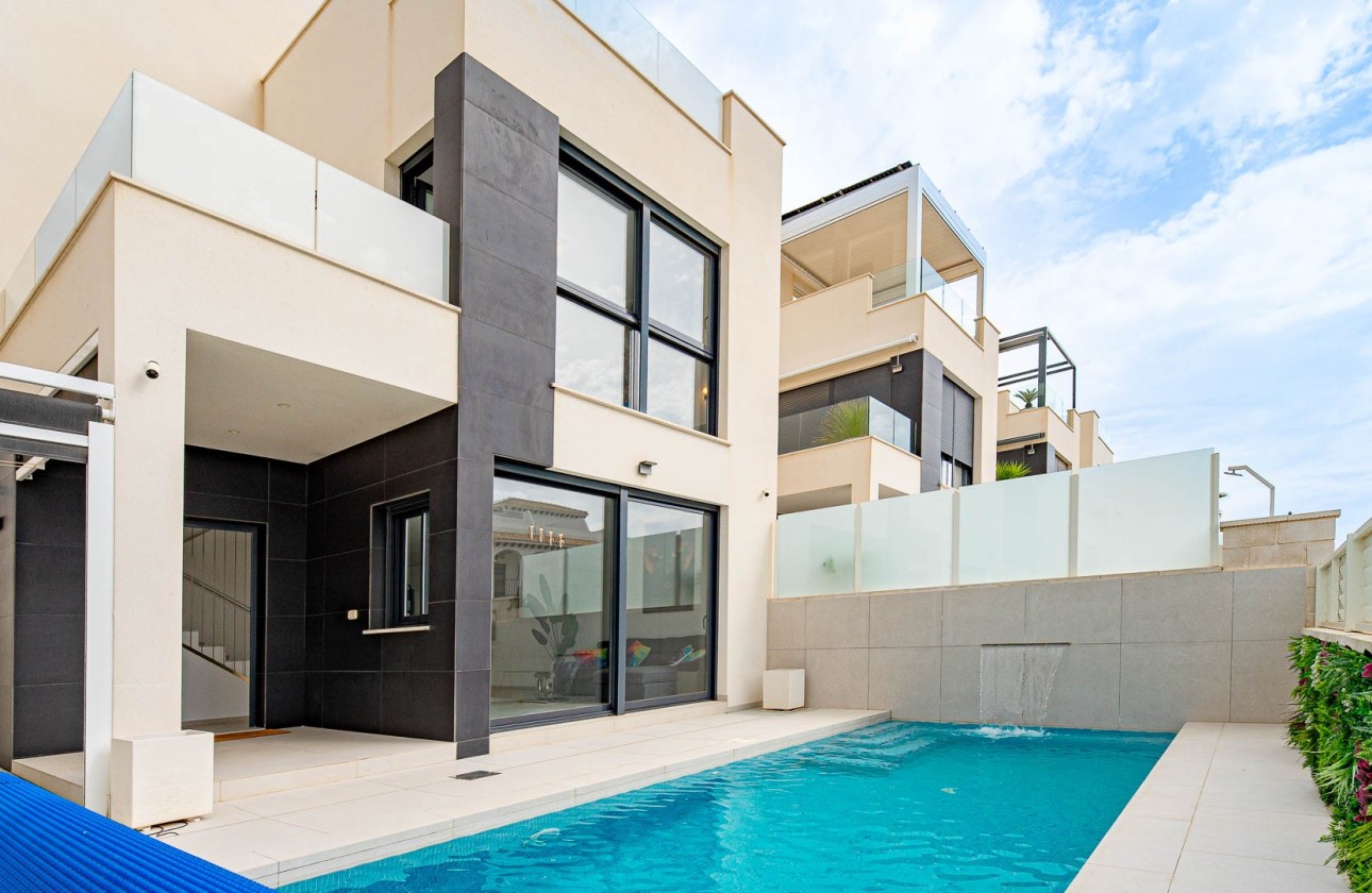 Herverkoop - Detached Villa - Orihuela Costa - Punta Prima