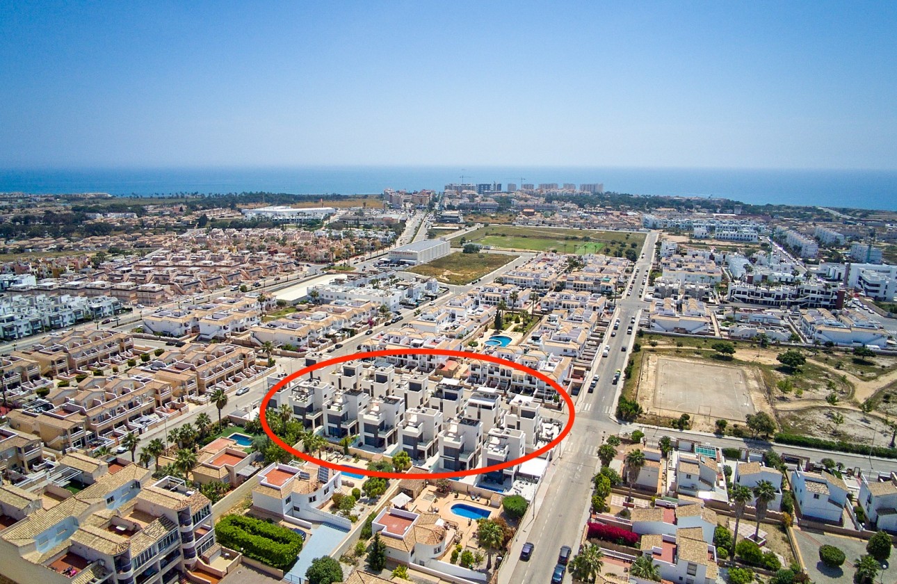 Herverkoop - Detached Villa - Orihuela Costa - Punta Prima