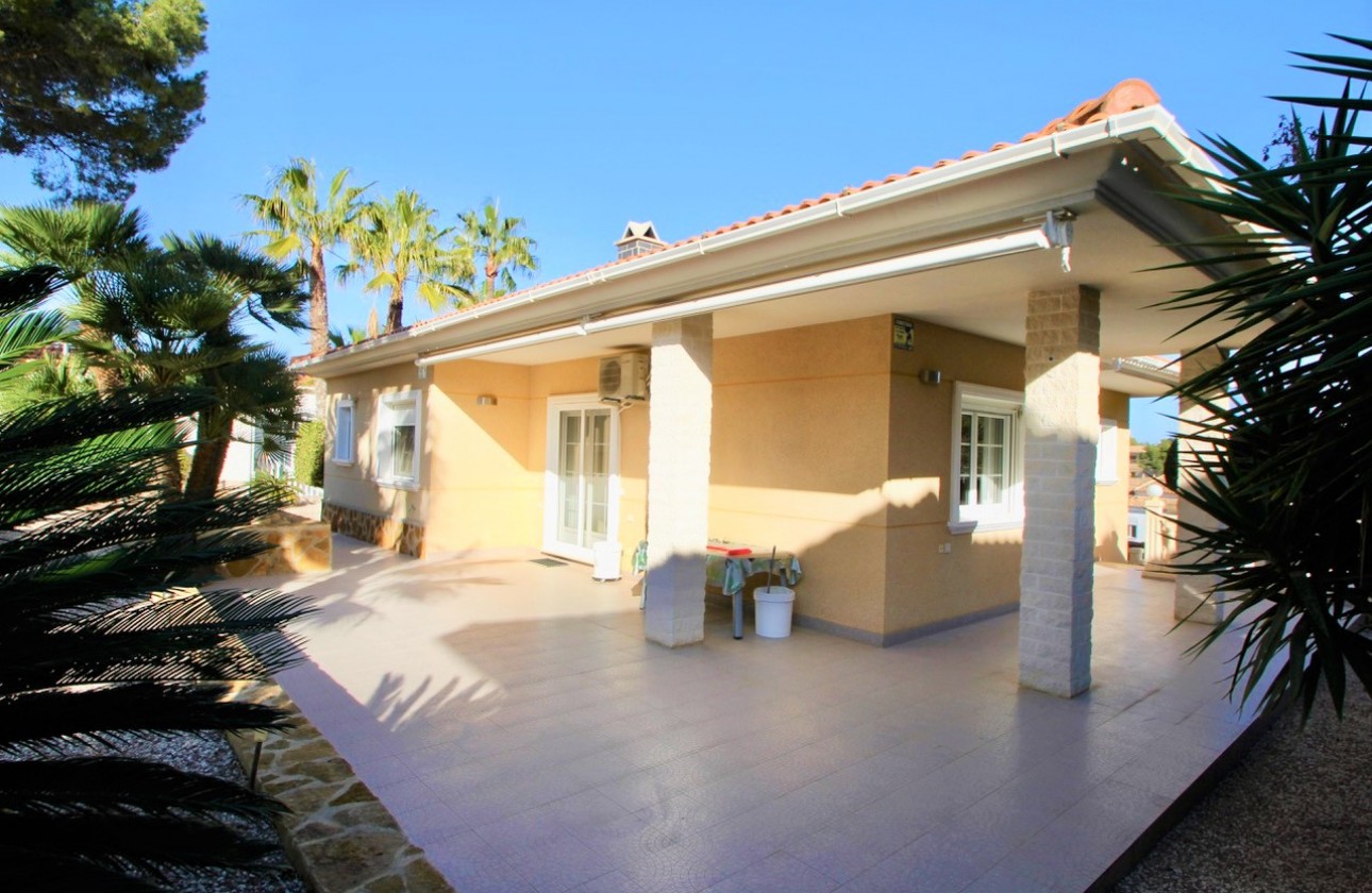 Herverkoop - Detached Villa - Orihuela Costa - Villamartín