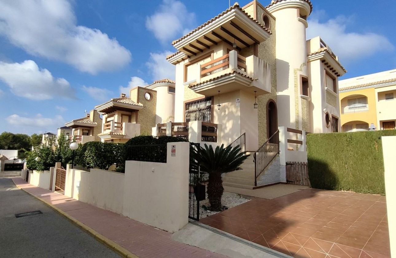 Herverkoop - Detached Villa - Orihuela Costa - Villamartín