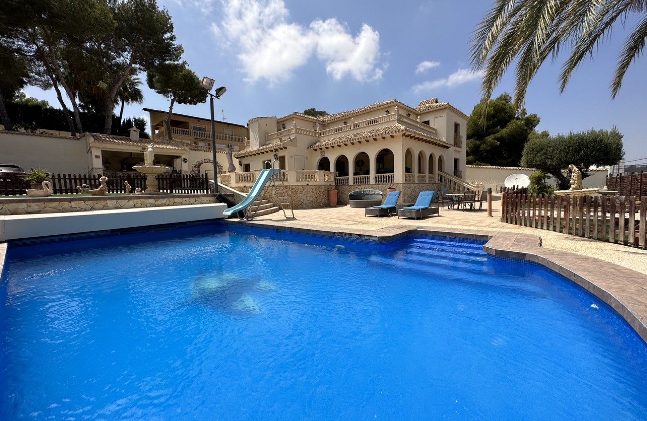 Herverkoop - Detached Villa - Orihuela Costa - Villamartín