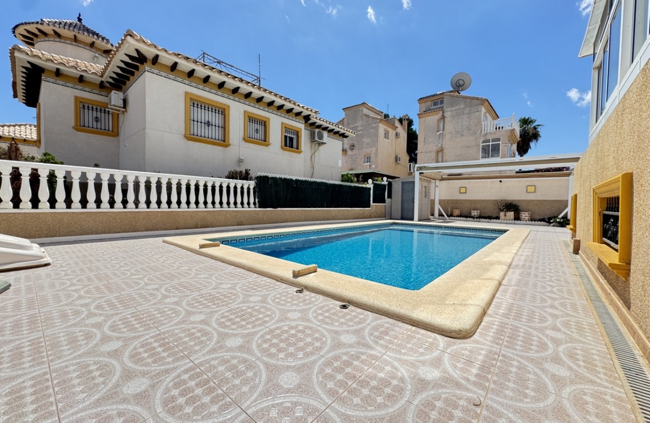 Herverkoop - Detached Villa - Orihuela Costa - Villamartín