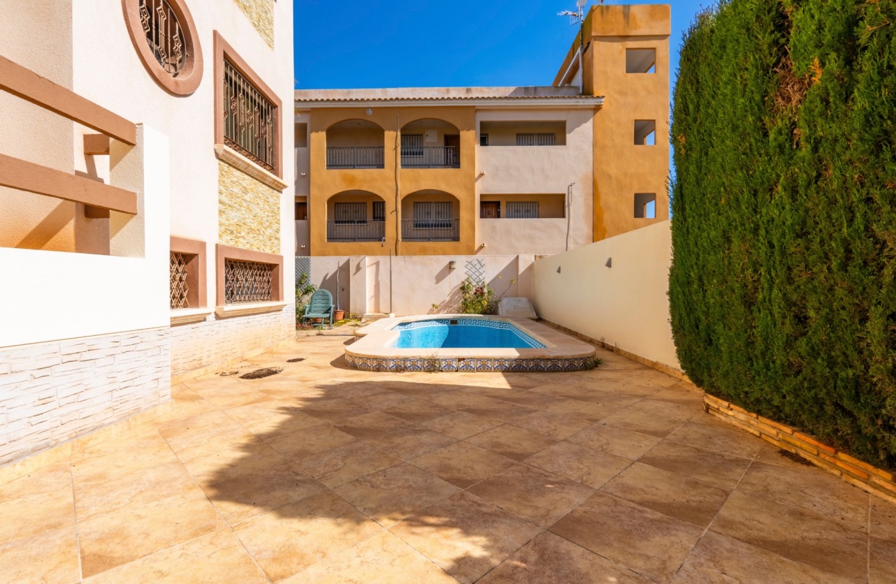 Herverkoop - Detached Villa - Orihuela Costa - Villamartín