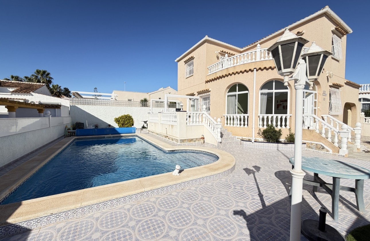 Herverkoop - Detached Villa - Orihuela Costa - Villamartín