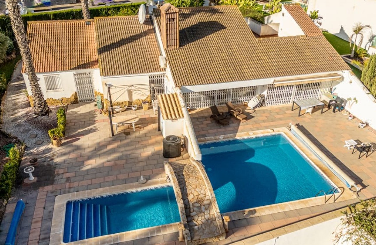 Herverkoop - Detached Villa - Orihuela Costa - Villamartín