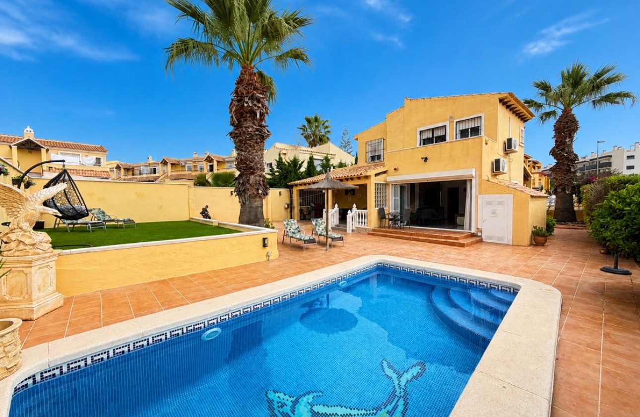 Herverkoop - Detached Villa - Orihuela Costa - Villamartín