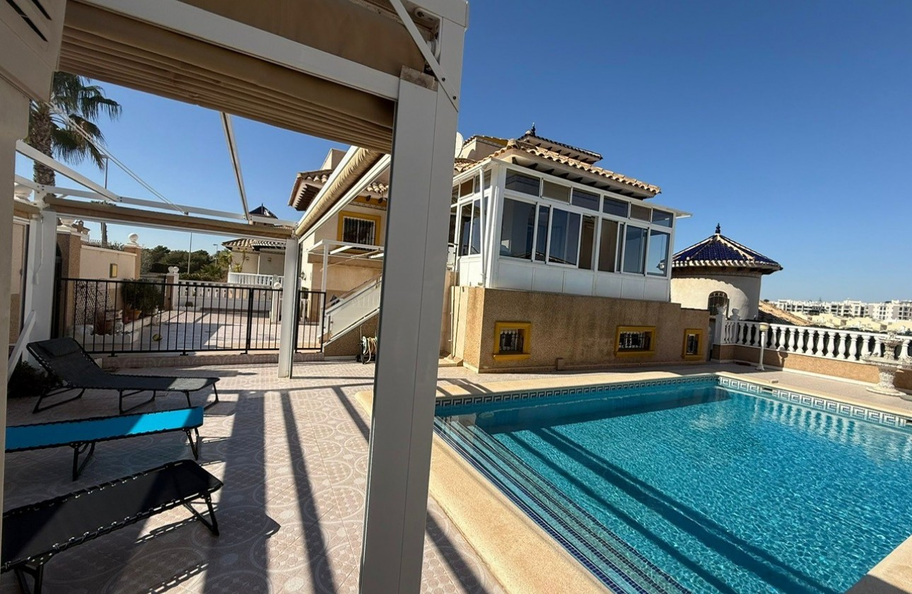 Herverkoop - Detached Villa - Orihuela Costa - Villamartín