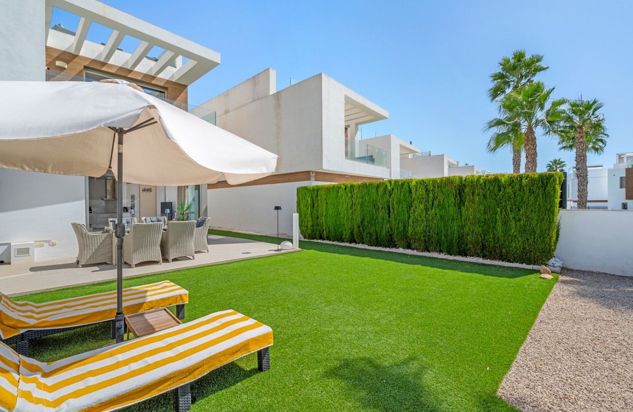 Herverkoop - Detached Villa - Orihuela Costa - Villamartín