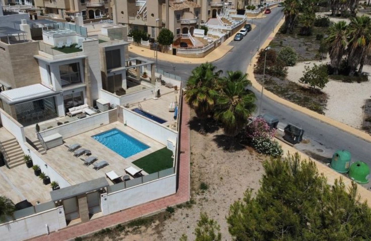 Herverkoop - Detached Villa - Orihuela Costa