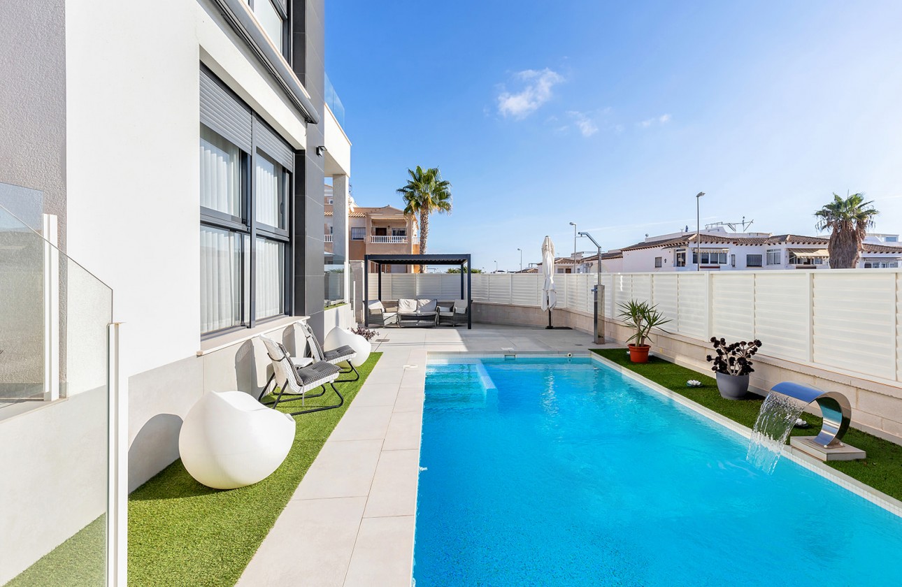 Herverkoop - Detached Villa - Orihuela Costa