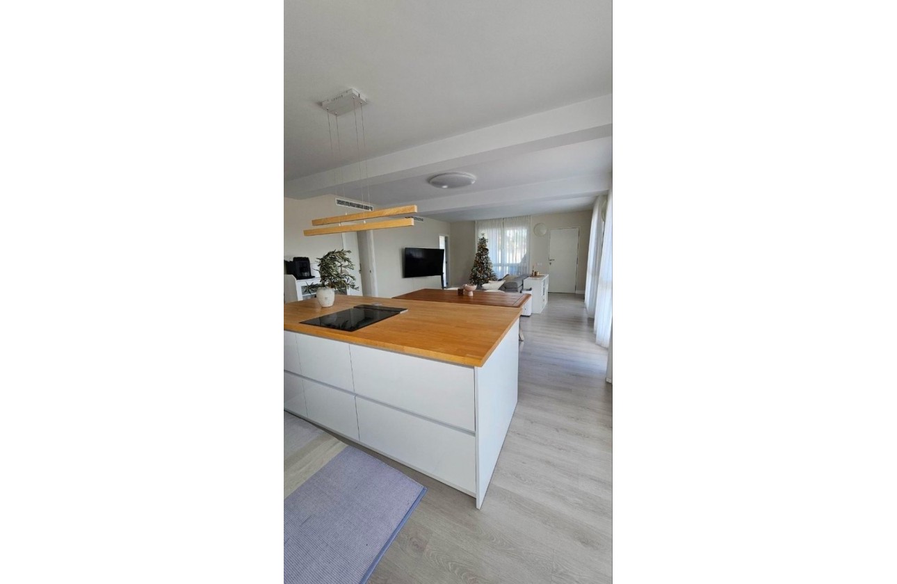 Herverkoop - Detached Villa - Orihuela