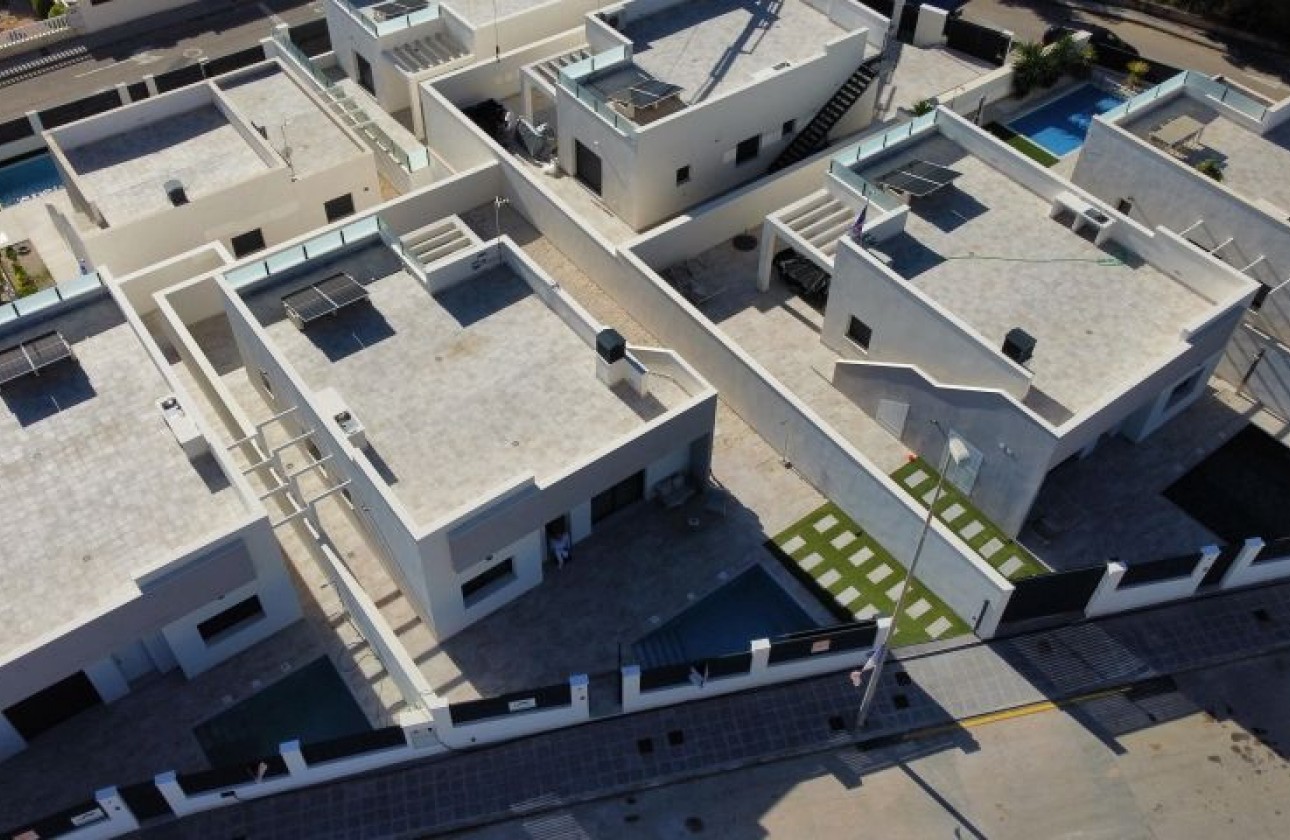 Herverkoop - Detached Villa - Pinar de Campoverde