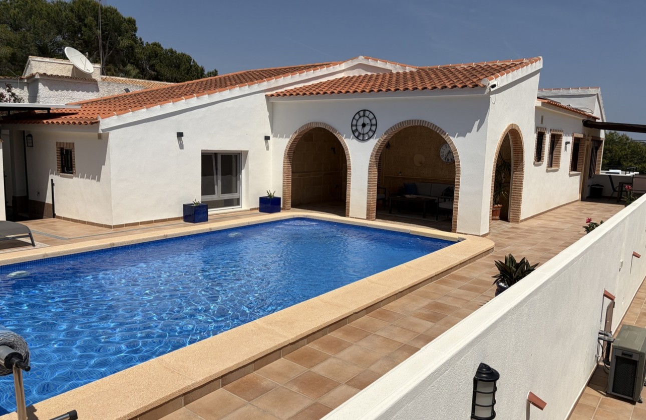 Herverkoop - Detached Villa - Pinar de Campoverde