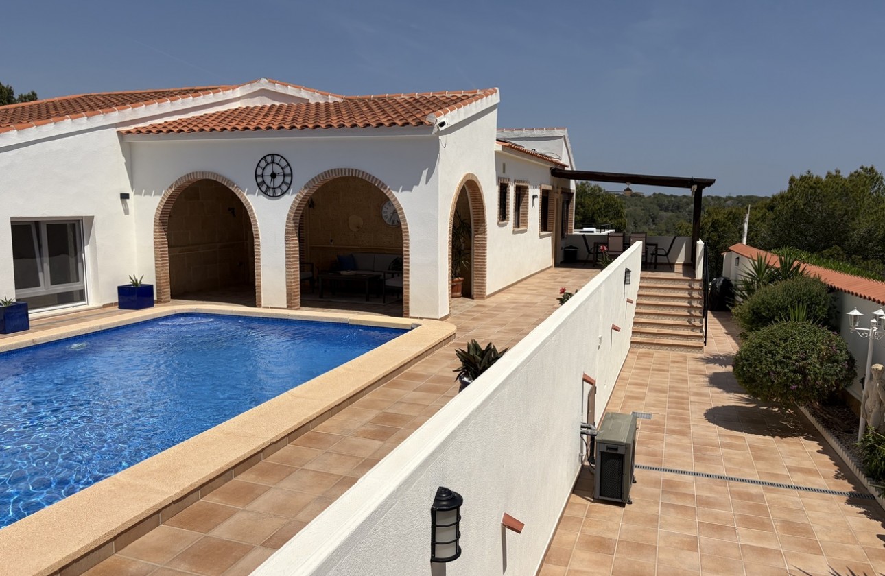 Herverkoop - Detached Villa - Pinar de Campoverde