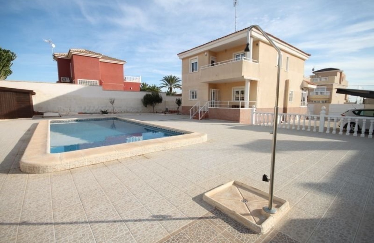 Herverkoop - Detached Villa - Torrevieja - Nueva Torrevieja - Aguas Nuevas