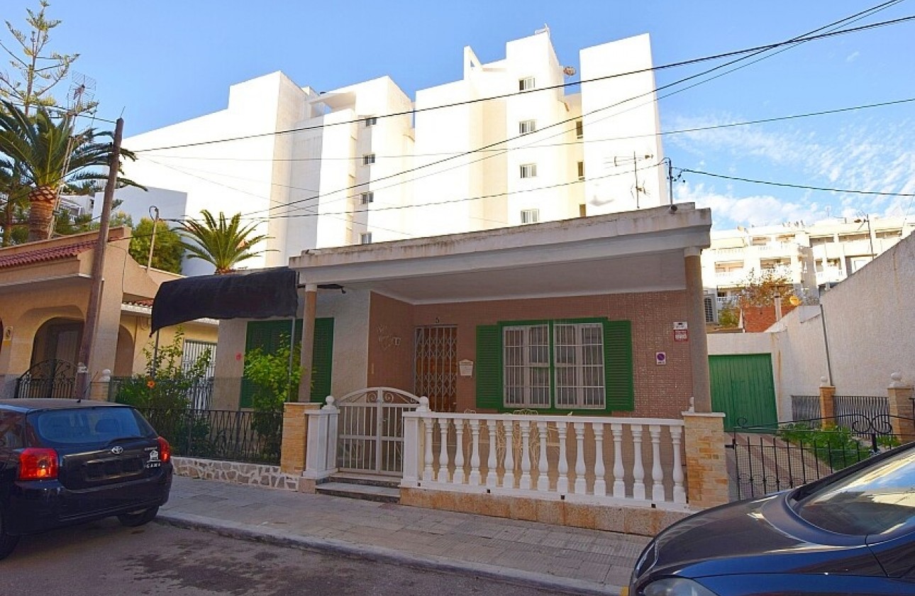 Herverkoop - Detached Villa - Torrevieja - Playa del Cura